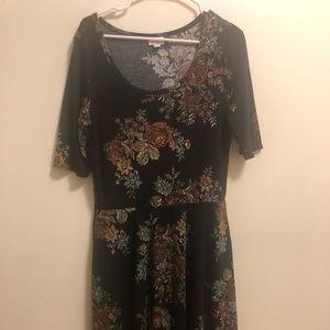 XL Nicole black background with flowers Lularoe